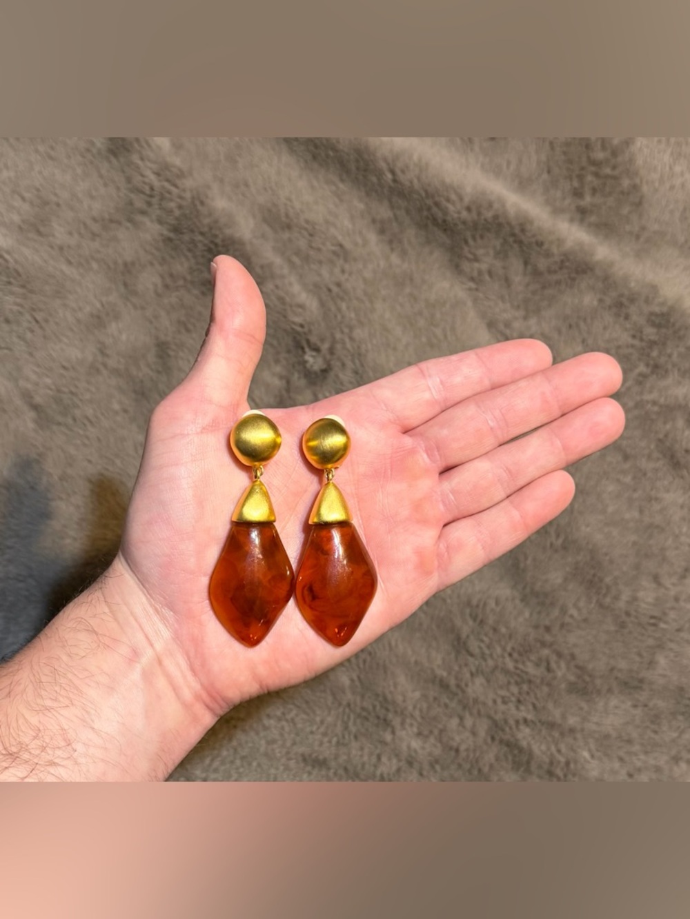 Vintage Signed Givenchy Paris New York Amber Lucite Drop Matte Gold Earrings - Picture 9 of 9
